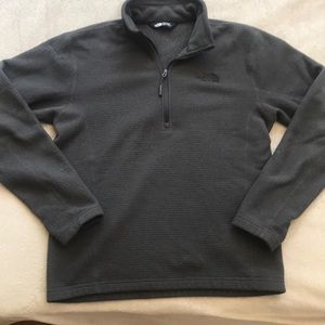 Mens north face pullover size S